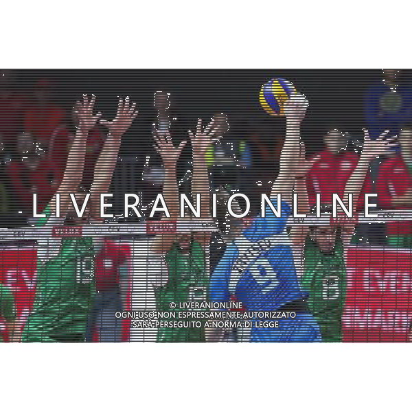 28.09.2013 - Kopenhaga , Dania , Parken Arena Copenhagen , siatkowka , Mistrzostwa Europy w pilke siatkowa , Wlochy (niebieskie) - Bulgaria (zielone) , 2013 CEV VELUX Volleyball European Championship , Italy - Bulgaria N/Z Tsvetan Sokolov , Nikolay Niklov , Ivan Zaytsev , Todor Skrimov Fot. Marek Prucnal / MPAimages.com / EDYTOR.net / NEWSPIX.PL --- Newspix.pl AG ALDO LIVERANI SAS ONLY ITALY *** Local Caption *** www.newspix.pl mail us: info@newspix.pl call us: 0048 022 23 22 222 --- Polish Picture Agency by Ringier Axel Springer Poland