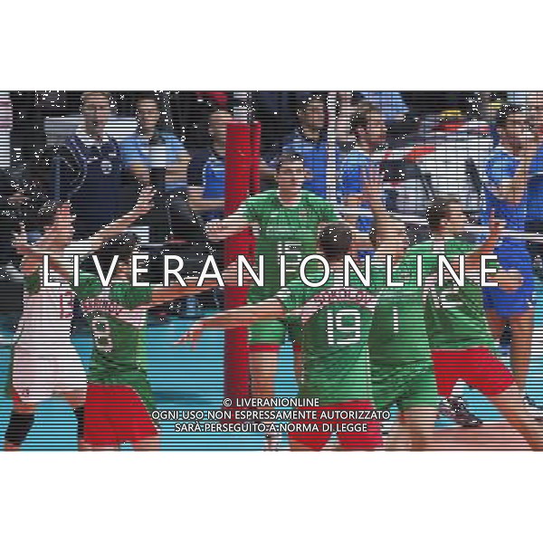 28.09.2013 - Kopenhaga , Dania , Parken Arena Copenhagen , siatkowka , Mistrzostwa Europy w pilke siatkowa , Wlochy (niebieskie) - Bulgaria (zielone) , 2013 CEV VELUX Volleyball European Championship , Italy - Bulgaria N/Z Reprezentacja Bulgarii Fot. Marek Prucnal / MPAimages.com / EDYTOR.net / NEWSPIX.PL --- Newspix.pl AG ALDO LIVERANI SAS ONLY ITALY *** Local Caption *** www.newspix.pl mail us: info@newspix.pl call us: 0048 022 23 22 222 --- Polish Picture Agency by Ringier Axel Springer Poland