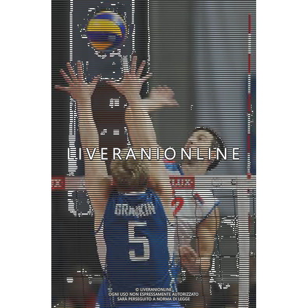 28.09.2013, Kopenhaga, siatkowka, volleyball, Mistrzostwa Europy, polfinal, European Championship, semifinal, Serbia - Rosja, Serbia - Russia, Milos Nikic (SRB), Sergey Grankin (RUS), fot. Tomasz Jastrzebowski / Foto Olimpik / NEWSPIX.PL --- Newspix.pl *** Local Caption *** www.newspix.pl mail us: info@newspix.pl call us: 0048 022 23 22 222 --- Polish Picture Agency by Ringier Axel Springer Poland