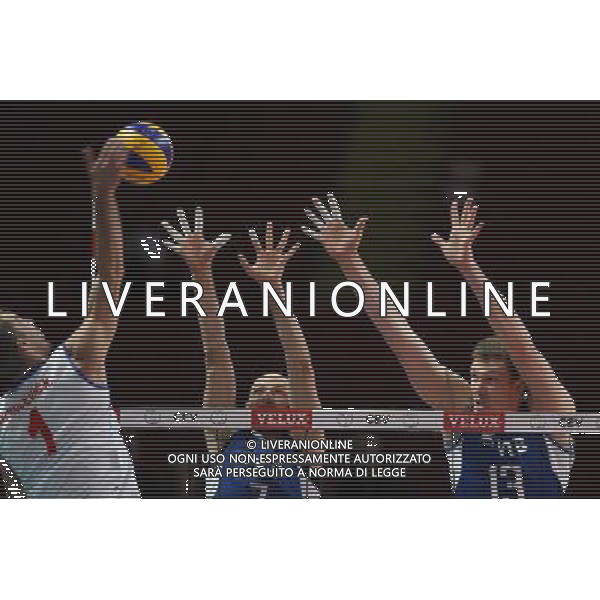 28.09.2013, Kopenhaga, siatkowka, volleyball, Mistrzostwa Europy, polfinal, European Championship, semifinal, Serbia - Rosja, Serbia - Russia, Nikola Kovacevic (SRB), Nikolay Pavlov, Dmitriy Muserskiy (RUS), fot. Tomasz Jastrzebowski / Foto Olimpik / NEWSPIX.PL --- Newspix.pl *** Local Caption *** www.newspix.pl mail us: info@newspix.pl call us: 0048 022 23 22 222 --- Polish Picture Agency by Ringier Axel Springer Poland