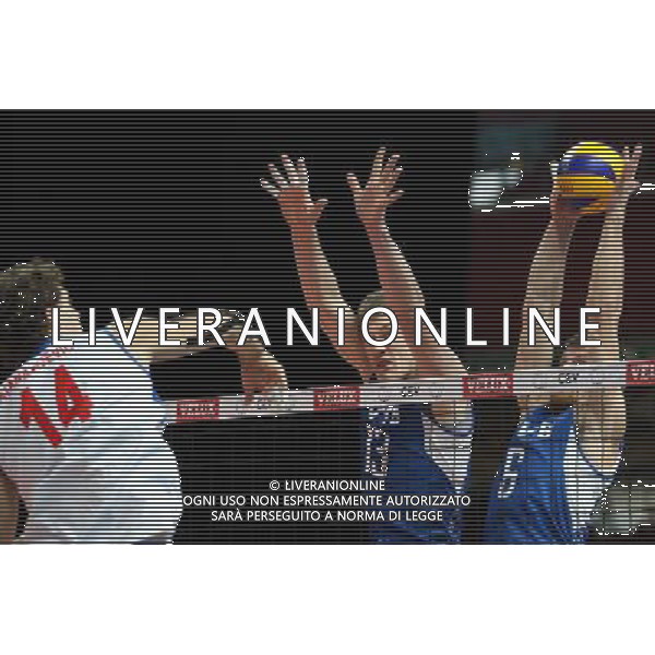 28.09.2013, Kopenhaga, siatkowka, volleyball, Mistrzostwa Europy, polfinal, European Championship, semifinal, Serbia - Rosja, Serbia - Russia, Aleksandar Atanasijevic (SRB), Dmitriy Muserskiy, Evgeny Sivozhelez (RUS), fot. Tomasz Jastrzebowski / Foto Olimpik / NEWSPIX.PL --- Newspix.pl *** Local Caption *** www.newspix.pl mail us: info@newspix.pl call us: 0048 022 23 22 222 --- Polish Picture Agency by Ringier Axel Springer Poland