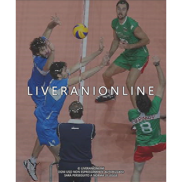 28.09.2013, Kopenhaga, siatkowka, volleyball, Mistrzostwa Europy, polfinal, European Championship, semifinal, Wlochy - Bulgaria, Italy - Bulgaria, Todor Skrimov (BUL), Luca Vettori, Thomas Beretta (ITA), fot. Tomasz Jastrzebowski / Foto Olimpik / NEWSPIX.PL --- Newspix.pl *** Local Caption *** www.newspix.pl mail us: info@newspix.pl call us: 0048 022 23 22 222 --- Polish Picture Agency by Ringier Axel Springer Poland