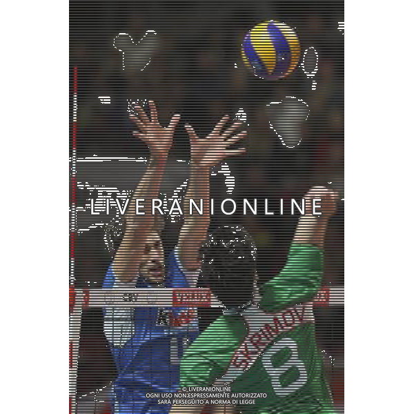28.09.2013, Kopenhaga, siatkowka, volleyball, Mistrzostwa Europy, polfinal, European Championship, semifinal, Wlochy - Bulgaria, Italy - Bulgaria, Luca Vettori (ITA), Todor Skrimov (BUL), fot. Tomasz Jastrzebowski / Foto Olimpik / NEWSPIX.PL --- Newspix.pl *** Local Caption *** www.newspix.pl mail us: info@newspix.pl call us: 0048 022 23 22 222 --- Polish Picture Agency by Ringier Axel Springer Poland