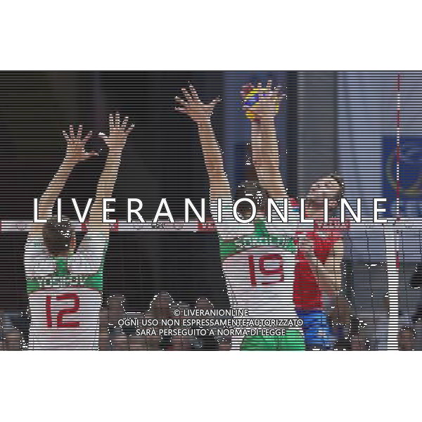 29.09.2013 - Kopenhaga , Dania , Parken Arena Copenhagen , siatkowka , Mistrzostwa Europy w pilke siatkowa , Serbia (czerwone) - Bulgaria (biale) , 2013 CEV VELUX Volleyball European Championship , Serbia - Bulgaria N/Z Viktor Yosifov , Tsvetan Sokolov , Nikola Kovacevic Fot. Marek Prucnal / MPAimages.com / EDYTOR.net / NEWSPIX.PL --- Newspix.pl /AGENZIA ALDO LIVERANI SAS - ITALY ONLY - Serbia - Bulgaria pallavolo, campionato europeo di Volley *** Local Caption *** www.newspix.pl mail us: info@newspix.pl call us: 0048 022 23 22 222 --- Polish Picture Agency by Ringier Axel Springer Poland