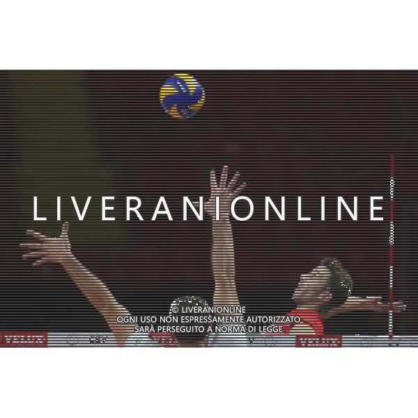 29.09.2013, Kopenhaga, siatkowka, volleyball, Mistrzostwa Europy, mecz o 3. miejsce, European Championship, bronze medal match, Serbia - Bulgaria, Nikola Kovacevic (SRB), Tsvetan Sokolov (BUL), fot. Tomasz Jastrzebowski / Foto Olimpik / NEWSPIX.PL --- Newspix.pl /AGENZIA ALDO LIVERANI SAS - ITALY ONLY - Serbia - Bulgaria pallavolo, campionato europeo di Volley *** Local Caption *** www.newspix.pl mail us: info@newspix.pl call us: 0048 022 23 22 222 --- Polish Picture Agency by Ringier Axel Springer Poland