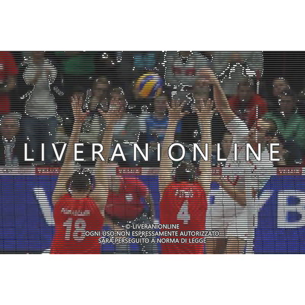 29.09.2013, Kopenhaga, siatkowka, volleyball, Mistrzostwa Europy, mecz o 3. miejsce, European Championship, bronze medal match, Serbia - Bulgaria, Valentin Bratoev (BUL), Marko Podrascanin, Nemanja Petric (SRB), fot. Tomasz Jastrzebowski / Foto Olimpik / NEWSPIX.PL --- Newspix.pl /AGENZIA ALDO LIVERANI SAS - ITALY ONLY - Serbia - Bulgaria pallavolo, campionato europeo di Volley *** Local Caption *** www.newspix.pl mail us: info@newspix.pl call us: 0048 022 23 22 222 --- Polish Picture Agency by Ringier Axel Springer Poland
