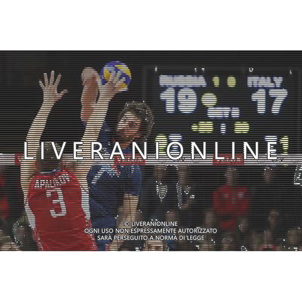 29.09.2013, Kopenhaga, siatkowka, volleyball, Mistrzostwa Europy, final, European Championship, final match, Rosja - Wlochy, Russia - Italy, Thomas Beretta (ITA), Nikolay Apalikov (RUS), fot. Tomasz Jastrzebowski / Foto Olimpik / NEWSPIX.PL --- Newspix.pl /AGENZIA ALDO LIVERANI SAS - ITALY ONLY - Russia - Italia Finale Pallavolo Campionato Europeo Volley a Copenhagen 29.09.2013 *** Local Caption *** www.newspix.pl mail us: info@newspix.pl call us: 0048 022 23 22 222 --- Polish Picture Agency by Ringier Axel Springer Poland