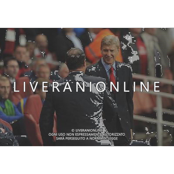  Arsene Wenger and Rafa Benitez before the Champions League match between Arsenal and Napoli. Held at the Emirates Stadium, London, on Tuesday October 01, 2013. ©photoshot/AGENZIA ALDO LIVERANI SAS - ITALY ONLY - EDITORIAL USE ONLY