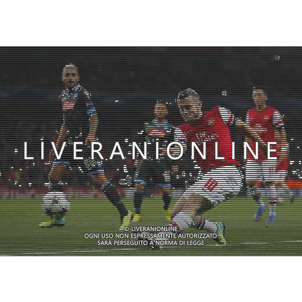 (131002) -- LONDON, Oct. 2, 2013 () -- Jack Wilshere of Arsenal passes the ball during the UEFA Champions League Group F match between Arsenal and Napoli at Emirates Stadium in London, Britain, on Oct. 1, 2013. Arsenal won 2-0. (/Wang Lili) ©photoshot/AGENZIA ALDO LIVERANI SAS - ITALY ONLY - EDITORIAL USE ONLY