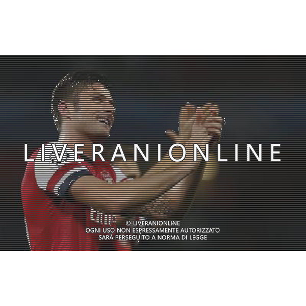 (131002) -- LONDON, Oct. 2, 2013 () -- Olivier Giroud of Arsenal greets the spectators after the UEFA Champions League Group F match between Arsenal and Napoli at Emirates Stadium in London, Britain, on Oct. 1, 2013. Arsenal won 2-0. (/Wang Lili) ©photoshot/AGENZIA ALDO LIVERANI SAS - ITALY ONLY - EDITORIAL USE ONLY