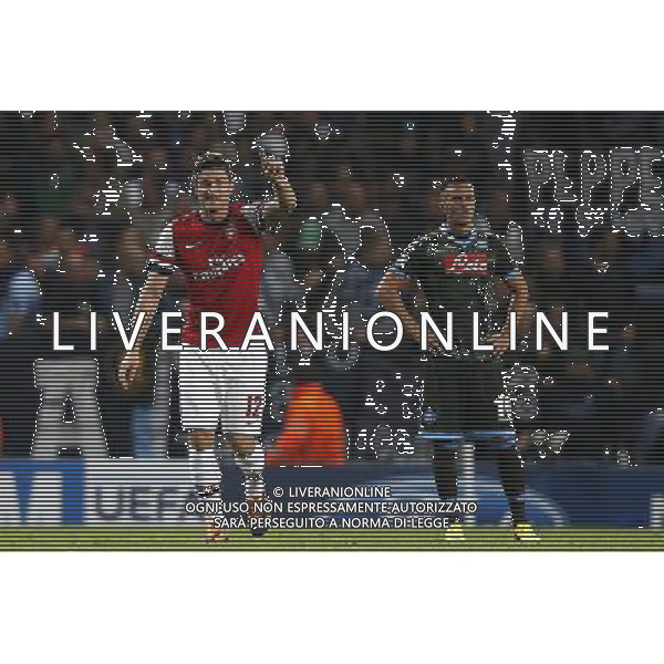 (131002) -- LONDON, Oct. 2, 2013 () -- Olivier Giroud(L) of Arsenal celebrates scoring during the UEFA Champions League Group F match between Arsenal and Napoli at Emirates Stadium in London, Britain, on Oct. 1, 2013. Arsenal won 2-0. (/Wang Lili) ©photoshot/AGENZIA ALDO LIVERANI SAS - ITALY ONLY - EDITORIAL USE ONLY
