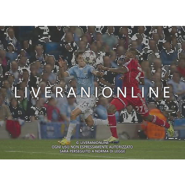 Manchester City\'s Jesus Navas and Bayern Munich\'s David Alaba Photo by Stephen White/CameraSport Football - UEFA Champions League Group D - Manchester City v Bayern Munich - Wednesday 2nd October 2013 - Etihad Stadium - Manchester å© CameraSport - 43 Linden Ave. Countesthorpe. Leicester. England. LE8 5PG - Tel: +44 (0) 116 277 4147 - admin@camerasport.com - www.camerasport.com AG ALDO LIVERANI SAS ONLY ITALY