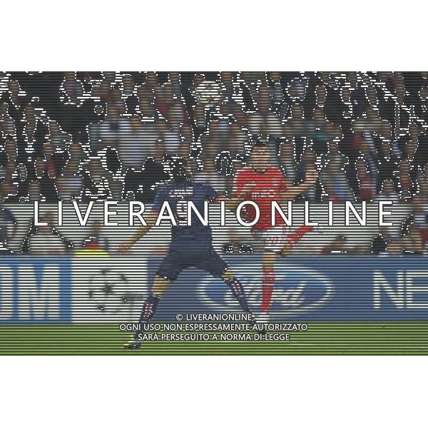 Edinson CAVANI / Nicolas Gaitan - 02.10.2013 - Paris Saint Germain / Benfica - Ligue des Champions Photo: Amandine Noel / Icon Sport AG ALDO LIVERANI SAS ONLY ITALY