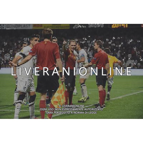 Incident avec le 3eme arbitre - 03.10.2013 - Lyon / Vitoria Guimaraes - Europa League Photo : Jean Paul Thomas / Icon Sport AG ALDO LIVERANI SAS ONLY ITALY *** Local Caption ***