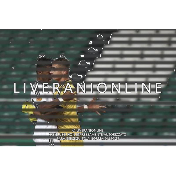 03.10.2013 WARSZAWA, LAZIENKOWSKA3 PEPSI ARENA PILKA NOZNA, LIGA EUROPY UEFA (UEFAEUROPEAN LEAGUE) MECZ LEGIA WARSZAWA - APOLLON LIMASSOL (GAME LEGIA WARSAW - APOLLON LIMASSOL) NZ DOSSA JUNIOR (L) WOJCIECH SKABA (P) FOTO MATEUSZ TRZUSKOWSKI/CYFRASPORT/NEWSPIX.PL --- Newspix.pl AG ALDO LIVERANI SAS ONLY ITALY *** Local Caption *** www.newspix.pl mail us: info@newspix.pl call us: 0048 022 23 22 222 --- Polish Picture Agency by Ringier Axel Springer Poland