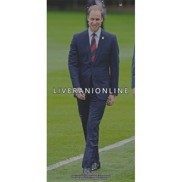 07/10/2013 Prince William Duke of Cambridge Football match to celebrate The FAs 150 Grassroots Heroes held in the Garden of Buckingham Palace London ©photoshot/AGENZIA ALDO LIVERANI SAS - ITALY ONLY - REALI INGLESI: Partita di calcio amichevole a Buchingham Palace. Il principe William presidente onorario della Football Association e ha festeggiato i 150 anni con tanti ospiti illustri ed ex calciatori.