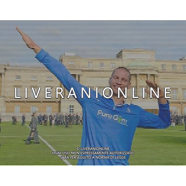 07/10/2013 Bojan Jelovac Football match to celebrate The FAs 150 Grassroots Heroes held in the Garden of Buckingham Palace London ©photoshot/AGENZIA ALDO LIVERANI SAS - ITALY ONLY - REALI INGLESI: Partita di calcio amichevole a Buchingham Palace. Il principe William presidente onorario della Football Association e ha festeggiato i 150 anni con tanti ospiti illustri ed ex calciatori.