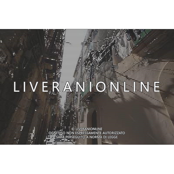 (131008) -- SYRACUSE, Oct. 8, 2013 () -- Photo taken on Oct. 7, 2013 shows the street view of Syracuse in Italy. Ancient Syracuse includes the nucleus of the city\'s foundation as Ortygia by Greeks from Corinth in the 8th century BC. The site of the city, which Cicero described as \'the greatest Greek city and the most beautiful of all\', retains vestiges such as the Temple of Athena (5th century BC, later transformed to serve as a cathedral), a Greek theatre, a Roman amphitheatre, a fort and more. Many remains bear witness to the troubled history of Sicily, from the Byzantines to the Bourbons, interspersed with the Arab-Muslims, the Normans, Frederick II of the Hohenstaufen dynasty (1197--1250), the Aragons and the Kingdom of the Two Sicilies. Historic Syracuse offers a unique testimony to the development of Mediterranean civilization over three millennia. The UNESCO Commitee inscribed Syracuse as a world heritage site in 2005. (/Du Juanjuan) ©photoshot/AGENZIA ALDO LIVERANI SAS - ITALY ONLY - Il Centro storico della citta\' di Siracusa offre una testimonianza unica per lo sviluppo della civilta\' mediterranea oltre tre millenni inscritta dal Comitato UNESCO come sito del patrimonio mondiale nel 2005.