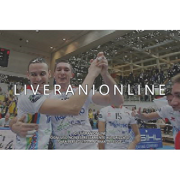 Diatec Trentino - Lube Banca Marche Macerata Volley Maschile Del Monte Supercoppa Italiana 09 ottobre 2013 nella foto l\'esultanza dei giocatori del Itas trentino - ©Garbuio/AGENZIA ALDO LIVERANI SAS
