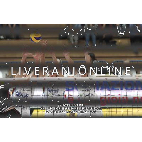 TRENTO 09-10-13 SUPERCOPPA LEGA PALLAVOLO SERIE A DIATEC TRENTINO vs CUCINE LUBE BANCA MARCHE MACERATA NELLA FOTO:MURO DI DONALD SUXHO ,EMANUELE BIRARELLI E ALEXANDRE FERREIRA FOTO PAOLA GARBUIO/AG.ALDO LIVERANI