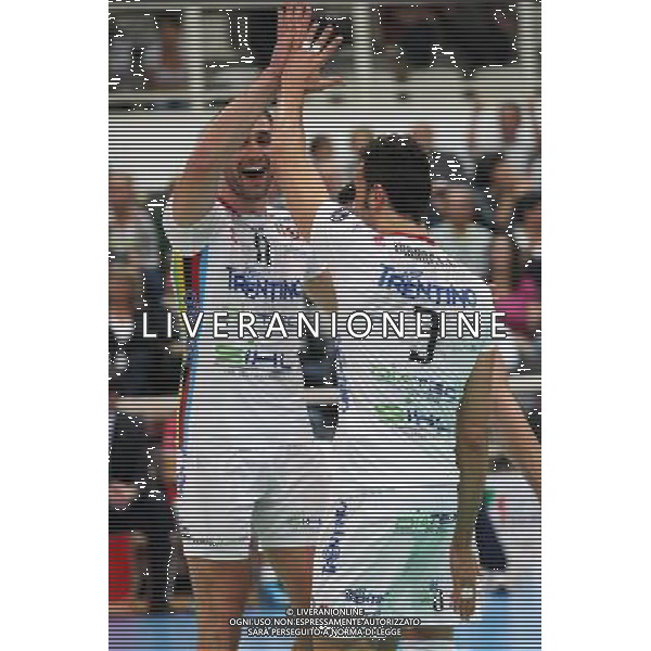 TRENTO 09-10-13 SUPERCOPPA LEGA PALLAVOLO SERIE A DIATEC TRENTINO vs CUCINE LUBE BANCA MARCHE MACERATA NELLA FOTO:TSVETAN SOKOLOV ESULTA CON EMANUELE BIRARELLI FOTO PAOLA GARBUIO/AG.ALDO LIVERANI
