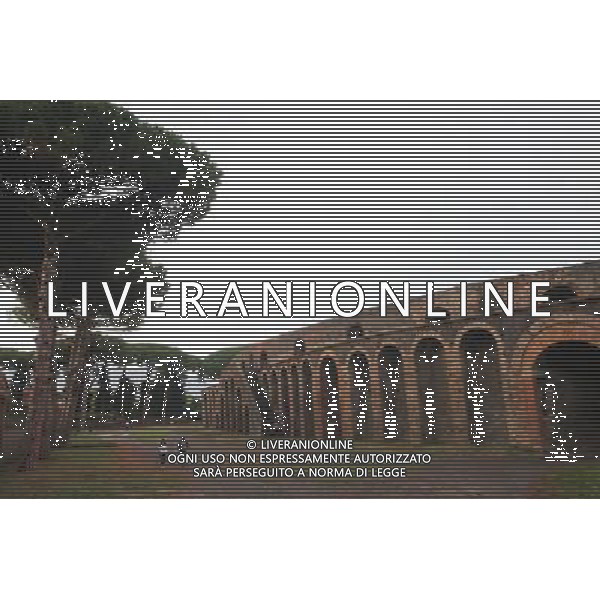 (131012) -- BEIJING, Oct. 12, 2013 () -- Photo taken on Oct. 5, 2013 shows a view of the amphitheater in Pompei, Italy. When Vesuvius erupted on Aug. 24, AD 79, it engulfed the flourishing Roman towns of Pompei. These have been progressively excavated and made accessible to the public since the mid-18th century, reappearing the vast expanse of the commercial town of Pompei. The UNESCO Commitee inscribed Archaeological Areas of Pompei, Herculaneum and Torre Annunziata as a world heritage site in 1997. (/Du Juanjuan) ©Photoshot/Ag. Aldo Liverani s.a.s.-Only Italy-Editorial Use Only