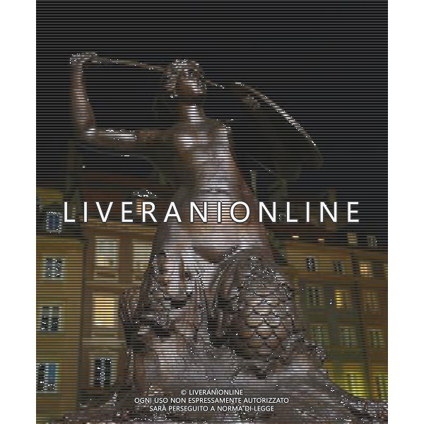 (131020) -- WARSAW, Oct. 20, 2013 () -- Photo taken on Oct. 18, 2013 shows the night view of Historic Center of Warsaw, in Warsaw, Poland. Historic Center of Warsaw was inscribed on the World Heritage List in 1980. (/Gong Bing) ©Photoshot/Ag. Aldo Liverani s.a.s.-Only Italy-Editorial Use Only