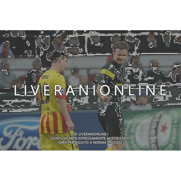 UEFA Champions League - Fase a gironi 3Â° giornata gruppo H Milano 22-10-2013 Stadio Giuseppe Meazza San Siro Milan - Barcellona nella foto gesto di intesa tra Messi e l\'arbitro Brych foto Roberto Garavaglia - ag. Aldo Liverani
