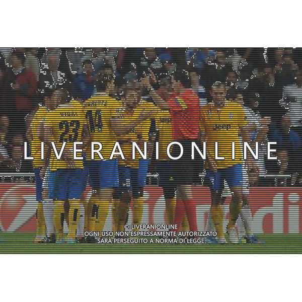 UEFA Champions League 2013/2014 Gruppo B Madrid (Spagna) - 23.10.2013 Real Madrid-Juventus Nella Foto:i giocatori della juventus protestano con grafe per l\'espulsione di chiellini /Ph.Vitez-Ag. Aldo Liverani