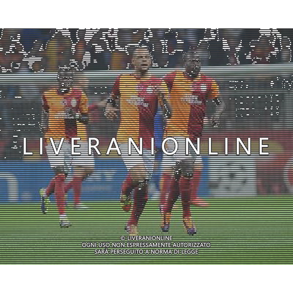 UEFA Champions League group B match between Galatasaray and FC Copenhagen at Turk Telekom Arena Stadium on October 23, 2013 in Istanbul, Turkey Pictured: Galatasaray\'s Felipe Melo and Emmanuel Eboue celebrates after goal. LIGA MISTRZOW SEZON 2013/2014 PILKA NOZNA GALATASARAY ISTAMBUL vs FC KOPENHAGA FOT.SESKIM PHOTO/NEWSPIX.PL TURKEY, GERMANY, AUSTRIA AND UK OUT !!! --- Newspix.pl ©PHOTOSHOT/AGENZIA ALDO LIVERANI SAS - ITALY ONLY - EDITORIAL USE ONLY *** Local Caption *** www.newspix.pl mail us: info@newspix.pl call us: 0048 022 23 22 222 --- Polish Picture Agency by Ringier Axel Springer Poland