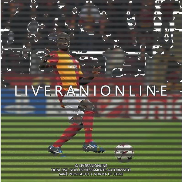 UEFA Champions League group B match between Galatasaray and FC Copenhagen at Turk Telekom Arena Stadium on October 23, 2013 in Istanbul, Turkey Pictured: Dany Nounkeu of Galatasaray. LIGA MISTRZOW SEZON 2013/2014 PILKA NOZNA GALATASARAY ISTAMBUL vs FC KOPENHAGA FOT.SESKIM PHOTO/NEWSPIX.PL TURKEY, GERMANY, AUSTRIA AND UK OUT !!! --- Newspix.pl ©PHOTOSHOT/AGENZIA ALDO LIVERANI SAS - ITALY ONLY - EDITORIAL USE ONLY *** Local Caption *** www.newspix.pl mail us: info@newspix.pl call us: 0048 022 23 22 222 --- Polish Picture Agency by Ringier Axel Springer Poland