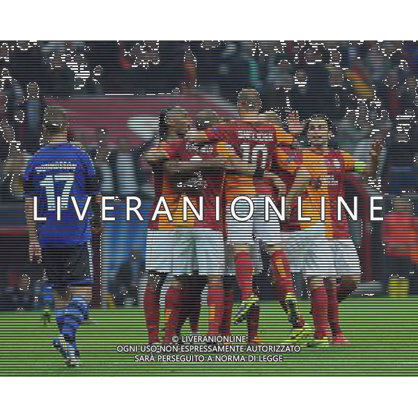 UEFA Champions League group B match between Galatasaray and FC Copenhagen at Turk Telekom Arena Stadium on October 23, 2013 in Istanbul, Turkey Pictured: Galatasaray\'s Wesley Sneijder and other players celebrates after goal. LIGA MISTRZOW SEZON 2013/2014 PILKA NOZNA GALATASARAY ISTAMBUL vs FC KOPENHAGA FOT.SESKIM PHOTO/NEWSPIX.PL TURKEY, GERMANY, AUSTRIA AND UK OUT !!! --- Newspix.pl ©PHOTOSHOT/AGENZIA ALDO LIVERANI SAS - ITALY ONLY - EDITORIAL USE ONLY *** Local Caption *** www.newspix.pl mail us: info@newspix.pl call us: 0048 022 23 22 222 --- Polish Picture Agency by Ringier Axel Springer Poland