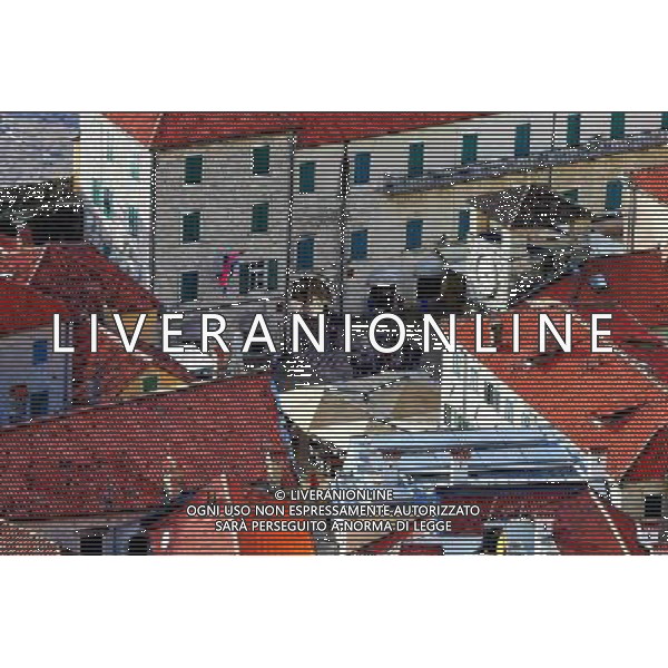 (131024) -- KOTOR, Oct. 24, 2013 () -- Photo taken on Oct. 16, 2013 shows the old town of Kotor in Montenegro. Located in a secluded part of the Gulf of Kotor, the old Mediterranean coastal town of Kotor is surrounded by fortifications built during the Venetian period and has one of the best preserved medieval old towns in the Adriatic and is a UNESCO world heritage site. (/Gong Bing) ©Photoshot/Ag. Aldo Liverani s.a.s.-Only Italy-Editorial Use Only