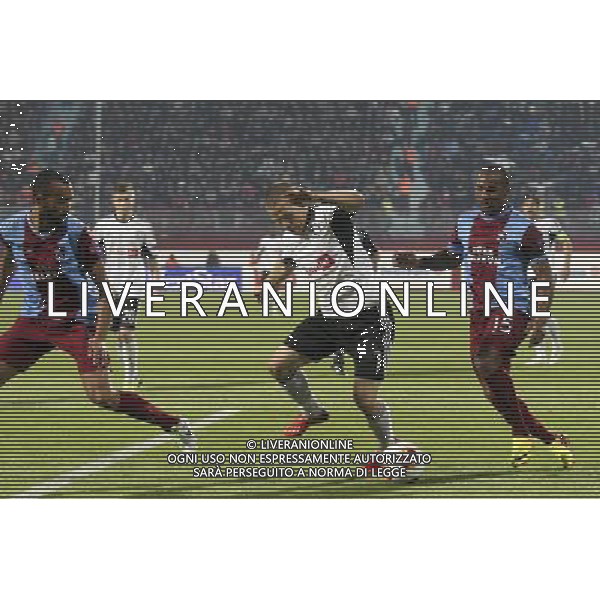 HENRIK OJAMAA / FLORENT MALOUDA - 24.10.2013 - Trabzonspor / Legia Varsovie - Europa League Photo: Kucza / Newspix / Icon Sport AG ALDO LIVERANI SAS ONLY ITALY *** Local Caption ***