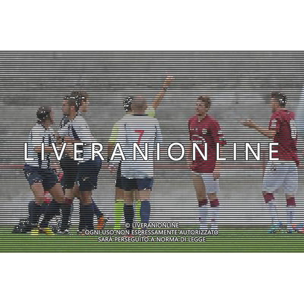 Savona 27-10-2013 Stadio Valerio Bacigalupo Campionato Lega PRO Prima Divisione girone A - 8å¡ giornata Savona - Reggiana nella foto Piccinelli espulso dopo pochi minuti foto Roberto Garavaglia - ag. Aldo Liverani sas
