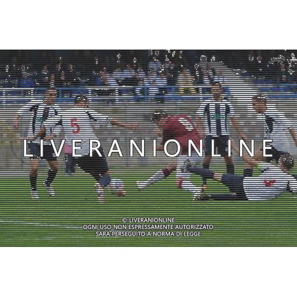 Savona 27-10-2013 Stadio Valerio Bacigalupo Campionato Lega PRO Prima Divisione girone A - 8å¡ giornata Savona - Reggiana nella foto Ruopolo cerca la via della rete foto Roberto Garavaglia - ag. Aldo Liverani sas