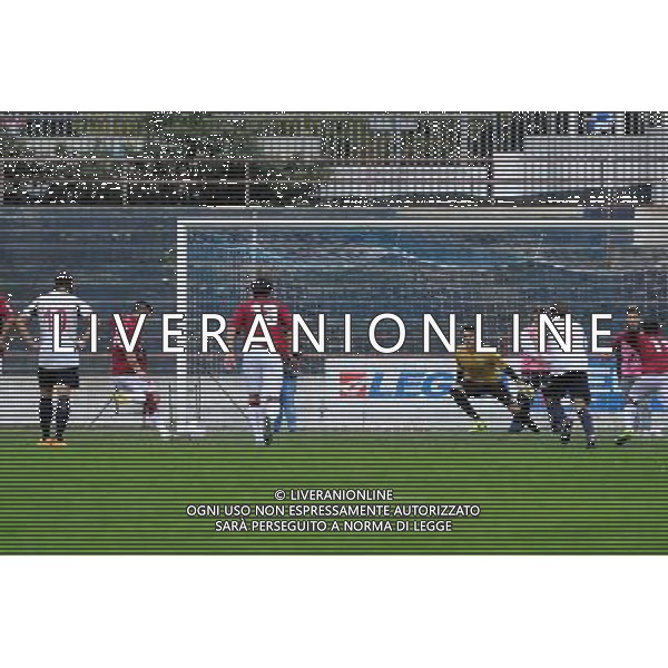 Savona 27-10-2013 Stadio Valerio Bacigalupo Campionato Lega PRO Prima Divisione girone A - 8Â° giornata Savona - Reggiana nella foto Viapiana segna 1 a 1 Reggiana su rigore foto Roberto Garavaglia - ag. Aldo Liverani sas
