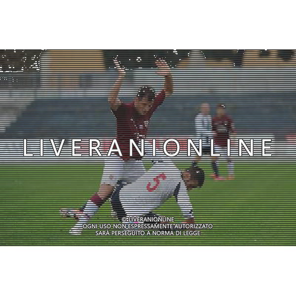 Savona 27-10-2013 Stadio Valerio Bacigalupo Campionato Lega PRO Prima Divisione girone A - 8¡ giornata Savona - Reggiana nella foto Francesco Ruopolo (Reggiana) e a terrra Giordano Maccarone (Savona) foto Roberto Garavaglia - ag. Aldo Liverani sas
