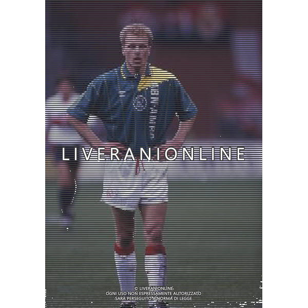 ARCHIVIO LIVERANI NELLA FOTO DENNIS BERGKAMP CON LA MAGLIA AJAX AG ALDO LIVERANI SAS
