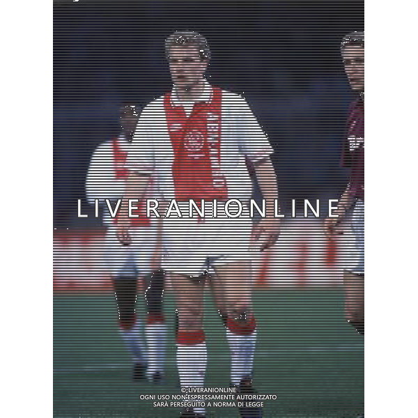 ARCHIVIO LIVERANI NELLA FOTO DENNIS BERGKAMP CON LA MAGLIA AJAX AG ALDO LIVERANI SAS