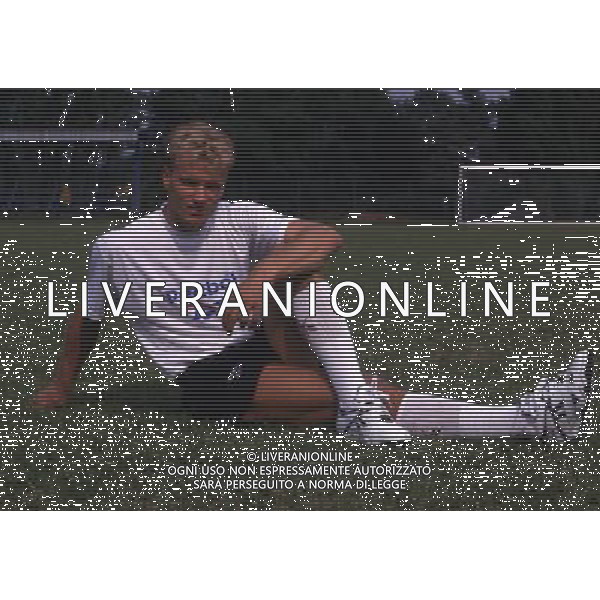 ARCHIVIO LIVERANI NELLAFOTO DENNIS BERGKAMP CON LA MAGLIA INTER AG ALDO LIVERANI SAS