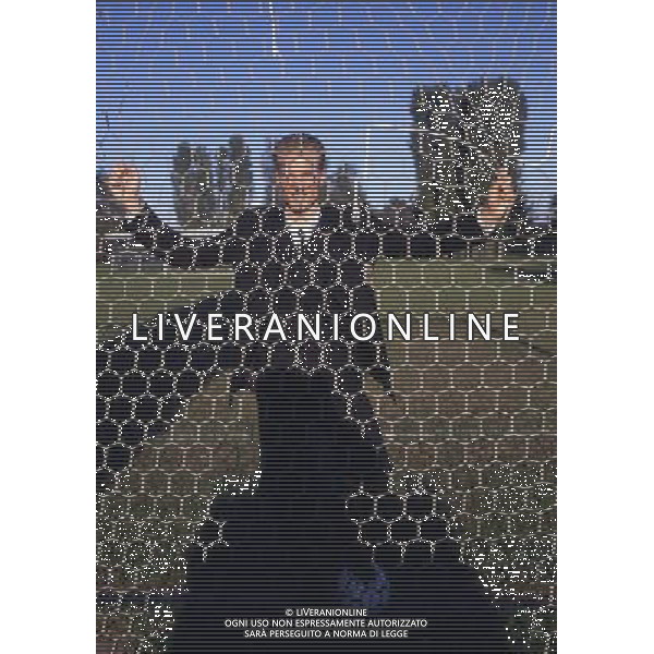 ARCHIVIO LIVERANI NELLAFOTO DENNIS BERGKAMP CON LA MAGLIA INTER AG ALDO LIVERANI SAS