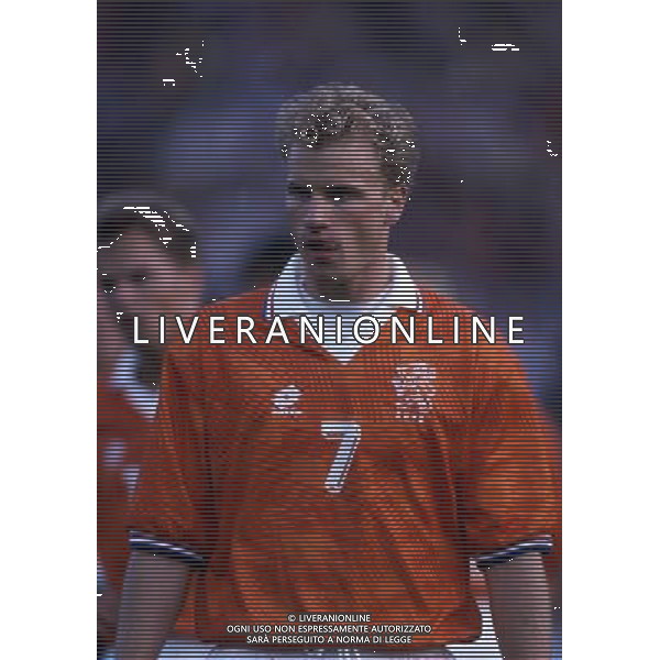 ARCHIVIO LIVERANI NELLA FOTO DENNIS BERGKAMP CON LA MAGLIA NAZIONALE OLANDA AG ALDO LIVERANI SAS