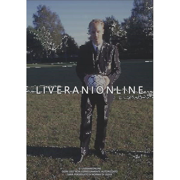 ARCHIVIO LIVERANI NELLAFOTO DENNIS BERGKAMP CON LA MAGLIA INTER AG ALDO LIVERANI SAS