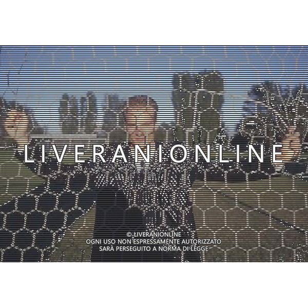 ARCHIVIO LIVERANI NELLAFOTO DENNIS BERGKAMP CON LA MAGLIA INTER AG ALDO LIVERANI SAS