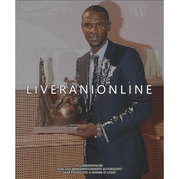 XIII Premio Giacinto Facchetti Gazzetta dello Sport \'Il Bello del Calcio\' Milano - 04.11.2013 Nella Foto:Abidal con il premio /Ph.Vitez-Ag. Aldo Liverani