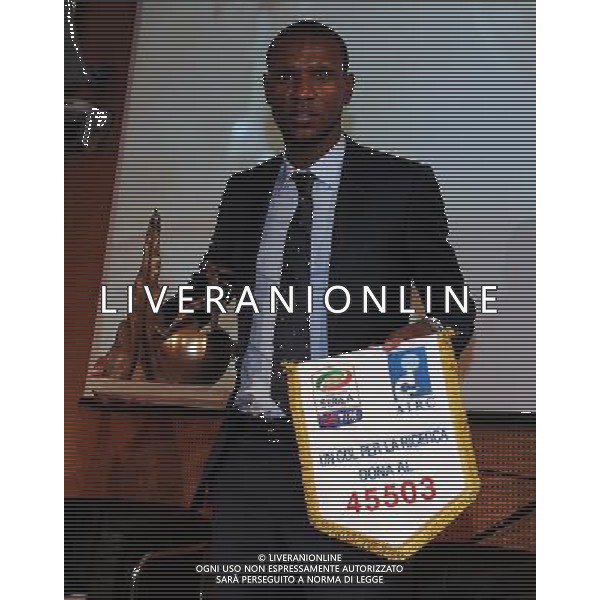 XIII Premio Giacinto Facchetti Gazzetta dello Sport \'Il Bello del Calcio\' Milano - 04.11.2013 Nella Foto:Abidal con il premio /Ph.Vitez-Ag. Aldo Liverani