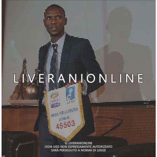 XIII Premio Giacinto Facchetti Gazzetta dello Sport \'Il Bello del Calcio\' Milano - 04.11.2013 Nella Foto:Abidal con il premio /Ph.Vitez-Ag. Aldo Liverani