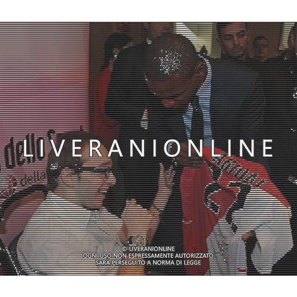 XIII Premio Giacinto Facchetti Gazzetta dello Sport \'Il Bello del Calcio\' Milano - 04.11.2013 Nella Foto:Abidal autografa la sua maglia /Ph.Vitez-Ag. Aldo Liverani