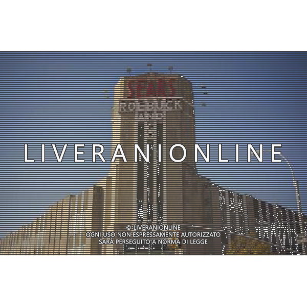 The Sears Roebuck and Co. store in Flatbush in Brooklyn in New York on Saturday, November 2, 2013. Sears Holdings is considering selling its Sears Auto Center and Lands\' End units. The Brooklyn art deco store with its 10 store tower as built in in 1932 and was designated a city landmark in 2012. It was designed by the architecture firm Nimmons Car \' Wright ©photoshot/AGENZIA ALDO LIVERANI SAS - ITALY ONLY - Vedute della citta\' di New York